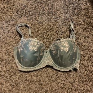 Removable straps, blue floral bra